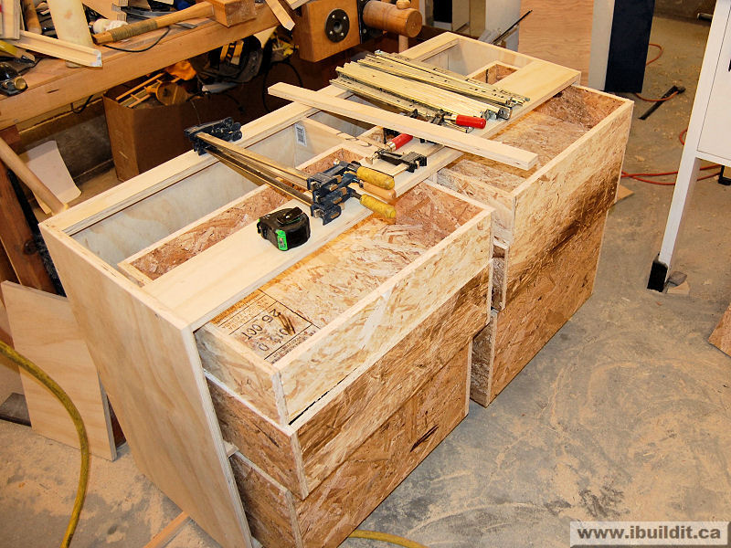 Workbench drawers store